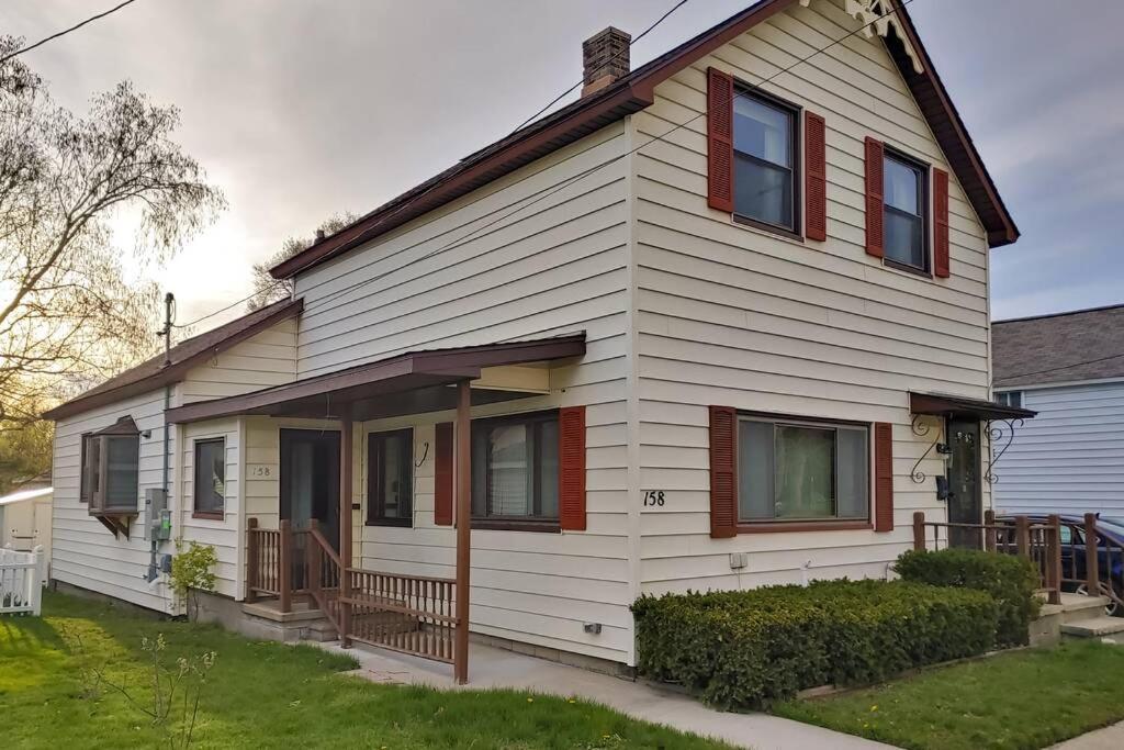 Huge Historic, W/Large Yard & Close To Beach Маністі Екстер'єр фото